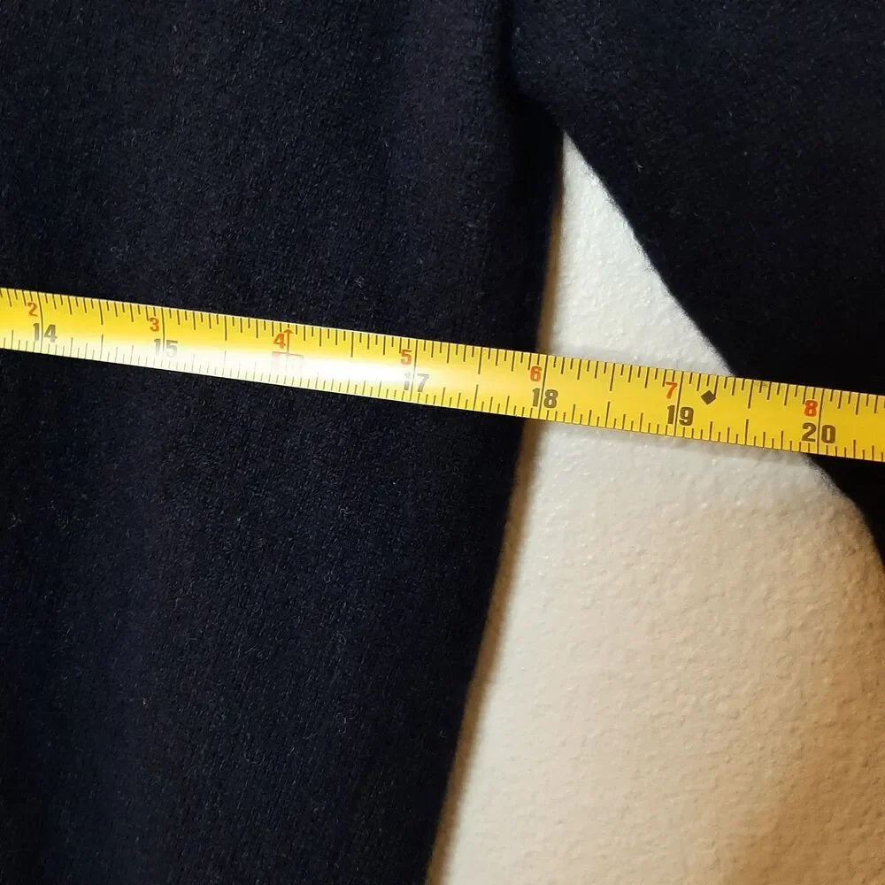 Vince Sweater Black Women Size XS 100% Cashmere Pullover V-Neck Long Sleeves - Picture 3 of 11